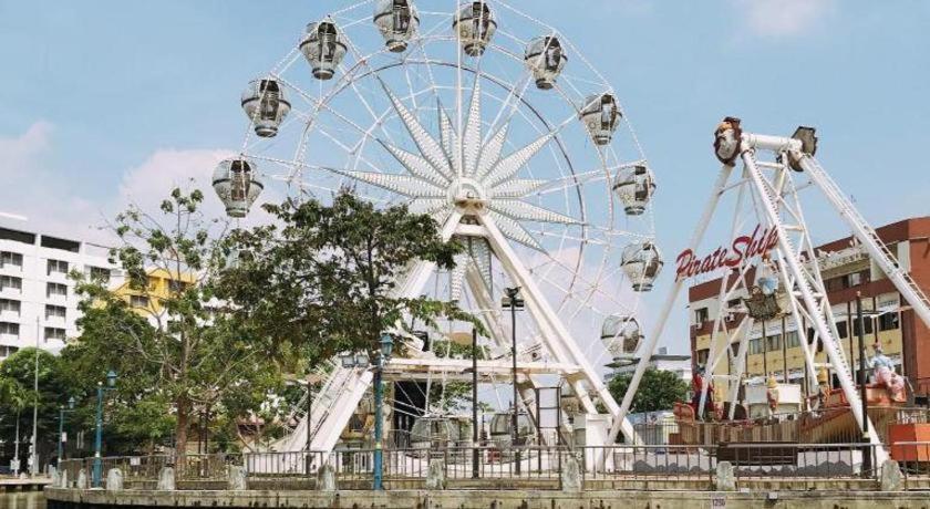 Hatten Place Melaka Bagian luar foto The Sky Dream Sagae