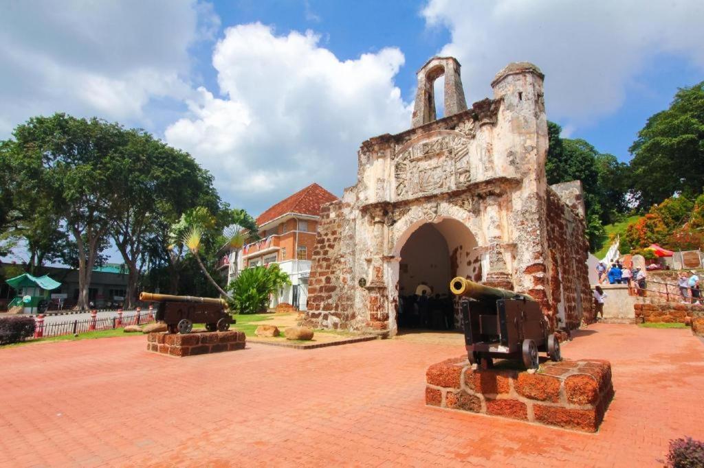 Hatten Place Melaka Bagian luar foto Malacca Stadthuys